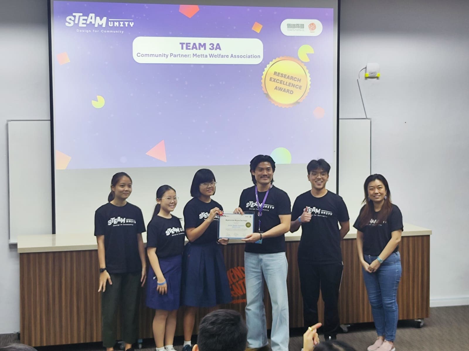 Research Excellence Award at SUTD-Science Centre Steamunity 2025!